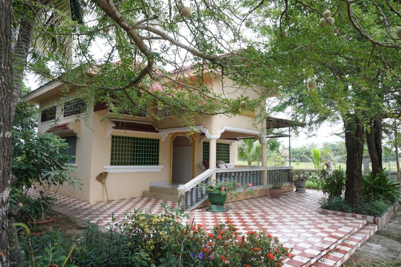 Meas Family Homestay Angk Ta Saom Exterior photo