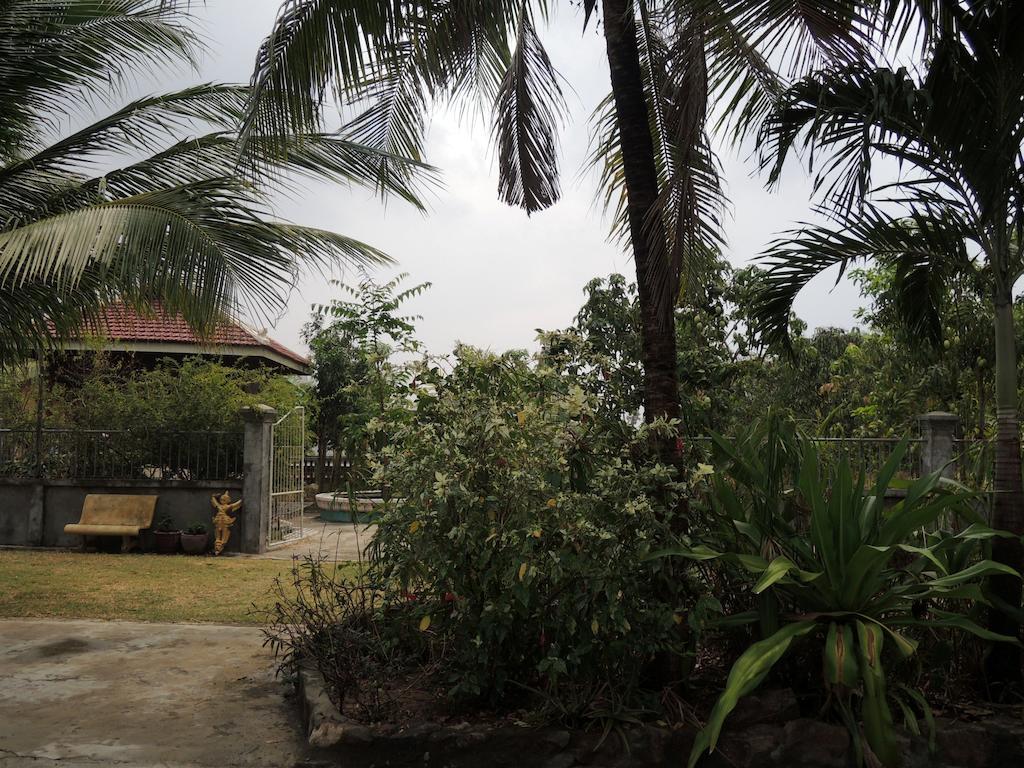 Meas Family Homestay Angk Ta Saom Exterior photo