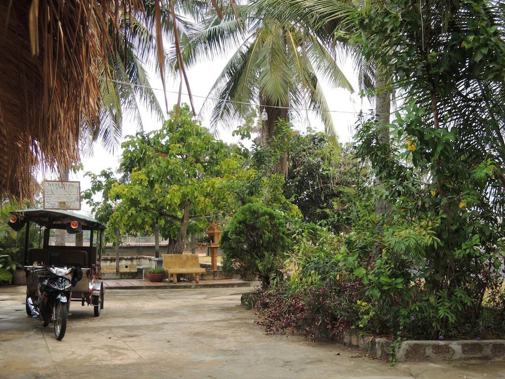 Meas Family Homestay Angk Ta Saom Exterior photo
